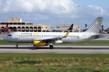 EC-MJB (6883) 2015 Airbus A320-232(WL)
