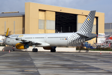 EC-MOO (7471) 2016 Airbus A321-231(WL)