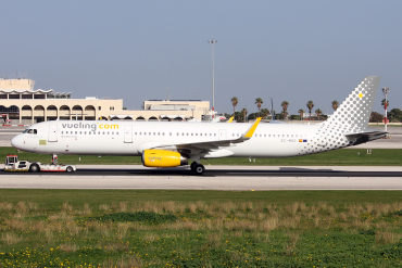 EC-MOO (7471) 2016 Airbus A321-231(WL)