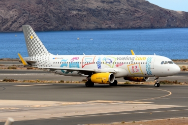 EC-LZM (5877) 2013 Airbus A320-232 WL