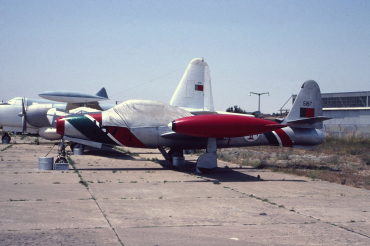 5187 (2042-381B) 1951 Republic F-84G Thunderjet