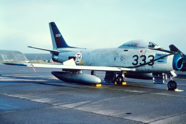 5333 (191-880) 1952 North American F-86F Sabre