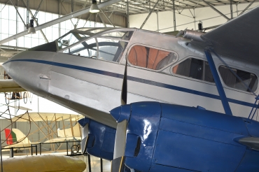 2307 (6899) 1945 DeHavilland DH-89A Dragon Rapid