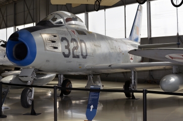 5320 / 320 (191-964) North American F-86F Sabre