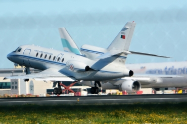 17403 (221) 1990 Dassault Falcon 50