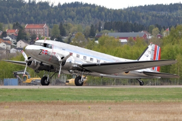 LN-WND (11750) 1943 Douglas DC-3(C)