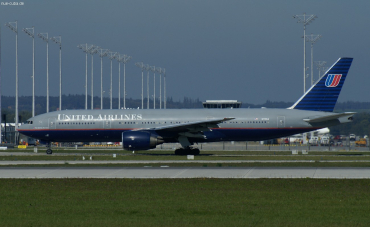 N781UA (26945) 1996 Boeing 777-222