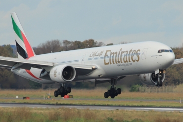 A6-EMQ (32697) 2002 Boeing 777-31H