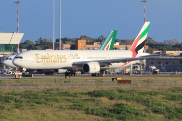 A6-EMQ (32697) 2002 Boeing 777-31H