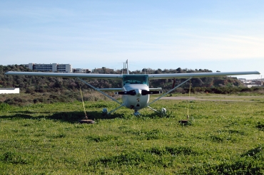 EC-IYJ (F17201940) Cessna 172 Skyhawk N