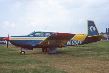 N100EY (25-0802) 1984 Mooney M-20K 231