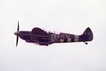 G-LFIX / ML407 1944 Supermarine 509 Spitfire LF.IX (T.IX)