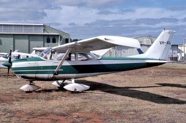 VH-AIL (17250673) 1963 Cessna 172E Skyhawk