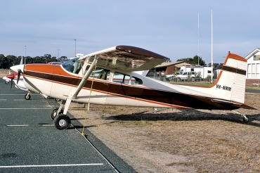 VH-NMM, (cn 53015), Cessna 180K Skywagon
