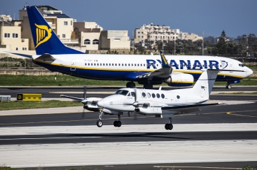 N907DB (FA-85) 1985 Beechcraft 300