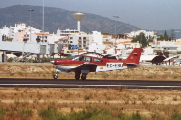 EC-ESU (CE-1410) Beechcraft F33A Bonanza
