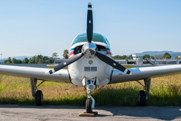 F-GNAR (CE-1735) Beechcraft F33A Bonanza