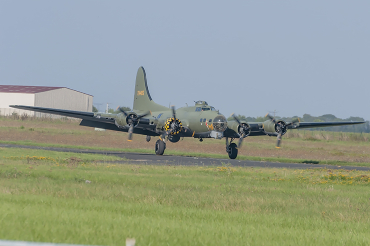 G-BEDF / 124485 1944 Boeing B-17G Flying Fortress