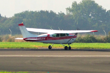 G-ARAW (52843) 1960 Cessna 182C Skylane