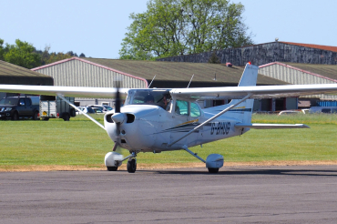 G-BHUG (172-72985) 1980 Cessna 172N Skyhawk