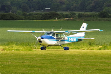 G-BMMK (182-64117) 1975 Cessna 182P Skylane