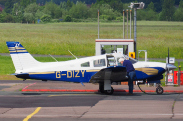 G-DIZY (28R-7703401) 1977 Piper PA-28R-201T