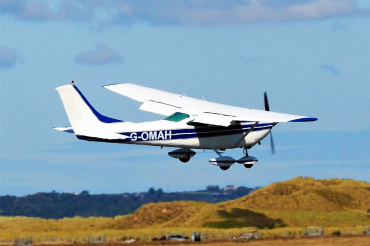 G-OMAH (182-56480) 1965 Cessna 182H Skylane