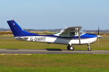 G-OWRT (182-55077) 1963 Cessna 182G Skylane
