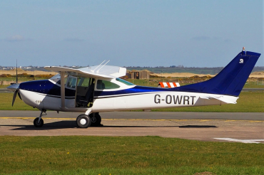 G-OWRT (182-55077) 1963 Cessna 182G Skylane