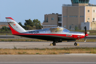 HB-DJR (1004) 2013 Extra EA-500