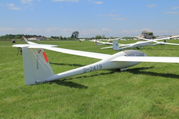 D-2479 ( 211 ) Schempp-Hirth Discus 2A