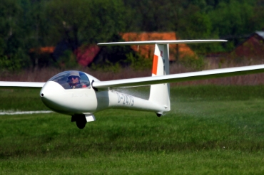 D-2479 ( 211 ) Schempp-Hirth Discus 2A