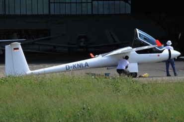 D-KNLA, (cn 11-105), Stemme S-10VT