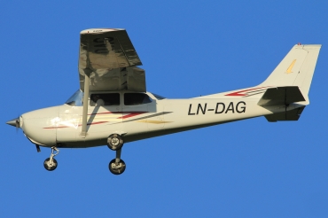 LN-DAG (F172-1219) Reims-Cessna F172M Skyhawk