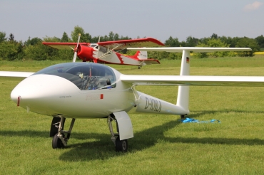 D-KNLA, (cn 11-105), Stemme S-10VT