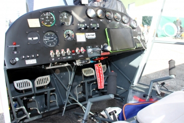 LN-YHF (N010315) Apollo Fox