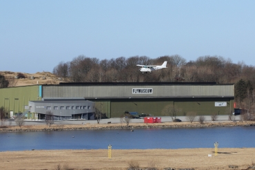 LN-IKY (17274139) Cessna 172P
