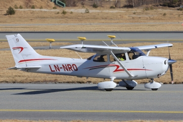 LN-NRO (172S11011) Cessna 172S