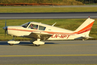 LN-NPT (28-22832) Piper PA-28-140 Cherokee