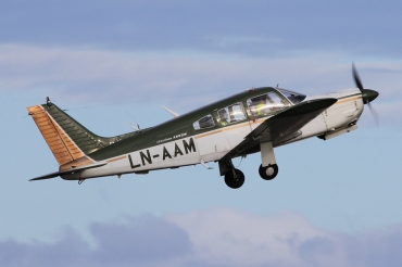 LN-AAM (28R-7435257) Piper PA-28R-200 Cherokee Arrow II