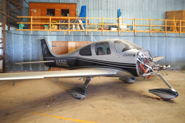 N556L (0132) 2001 Cirrus SR22