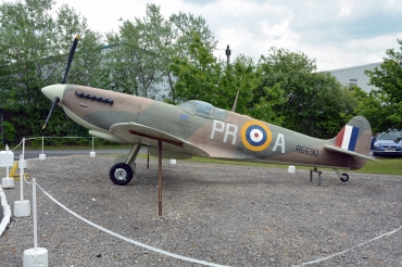R6690 (BAPC.254) Supermarine Spitfire Mk.I Replica