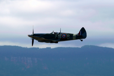 VH-IXF / MH603 1943 Supermarine Spitfire Mk.IX