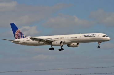 N77865 · Boeing 757-33N · (FLL / KFLL)