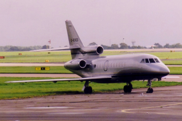 G-EVES (165) 1997 Dassault Falcon 900