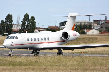 HL8200 (5233) 2009 Gulfstream Aerospace G550