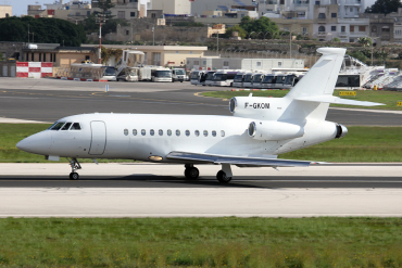 F-GKOM (130) 1994 Dassault Falcon 900B