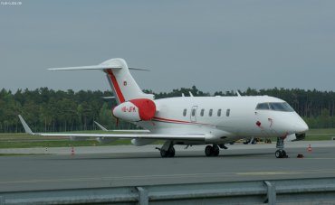 HB-JFM (20022) 2004 Bombardier BD-100-1A10 Challenger 300