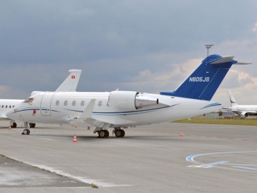 N605JS (5860) 2010 Bombardier Challenger 605