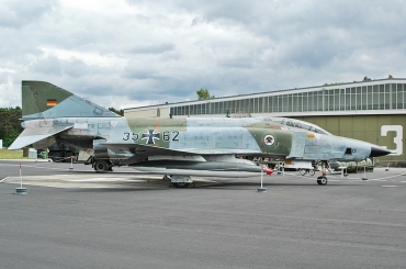 35+62 (4144) 1969 McDonnell Douglas RF-4E Phantom II